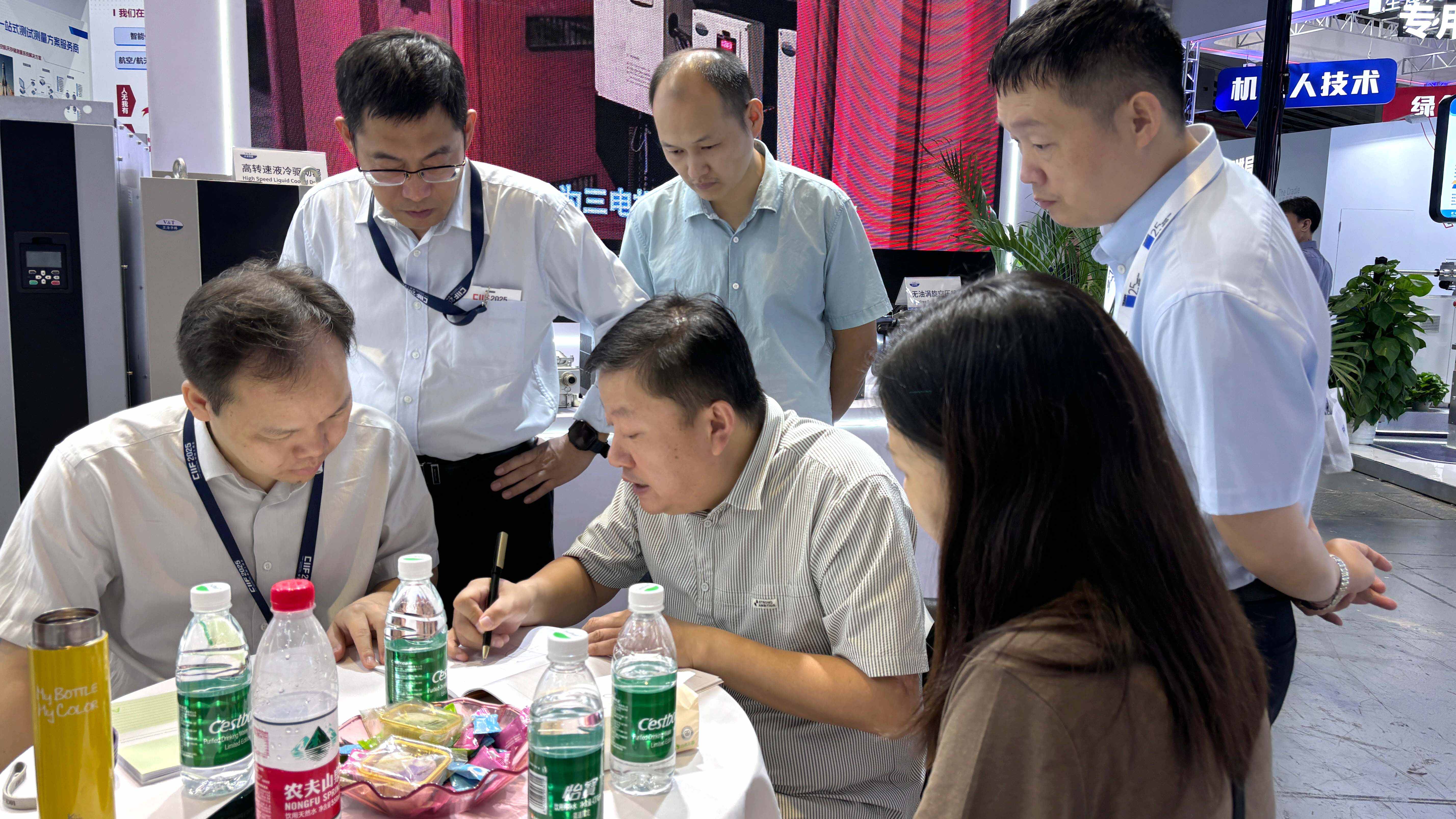 67361c顶级游戏娱乐华腾2025上海工博会圆满收官！